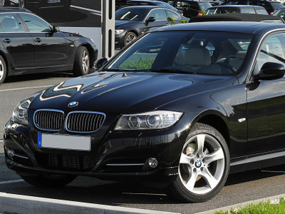 Удаление вмятины на крыше автомобиля БМВ 3 серии (BMW 3 Series)